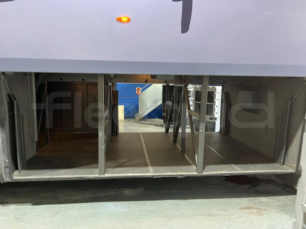 Irizar i6 14.5.37-EUR5-14.98m-345Kw - luggage rack photo