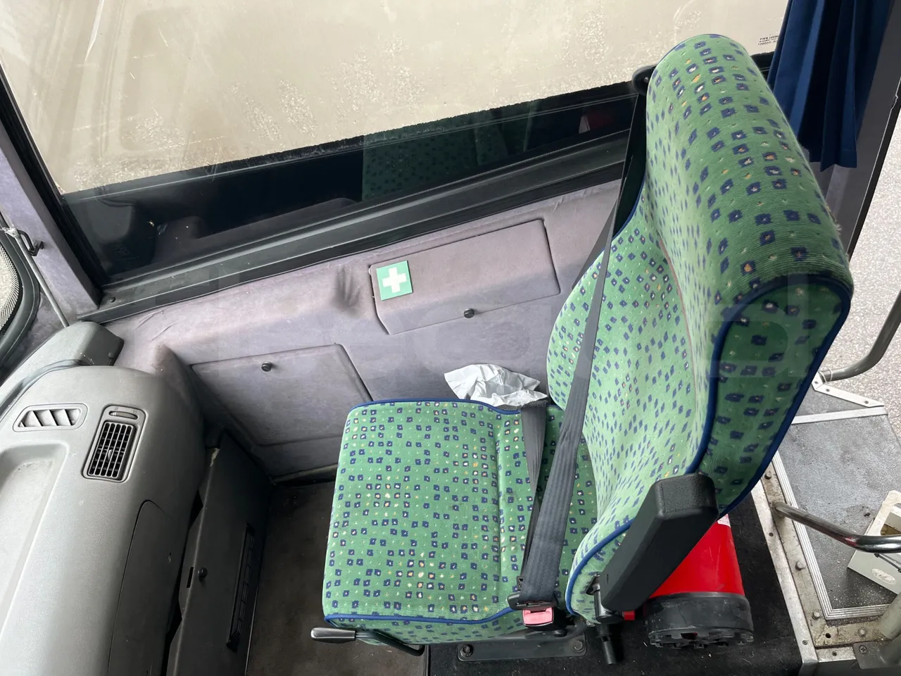 Salvador Caetano Optimo BB50L - Euro3 - 100kW - 7.586mt - hostess seat photo