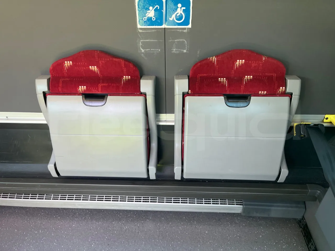 Irizar Volvo i4CD i4CD - Euro5 - 278kW - 12.920mt - folding seat photo