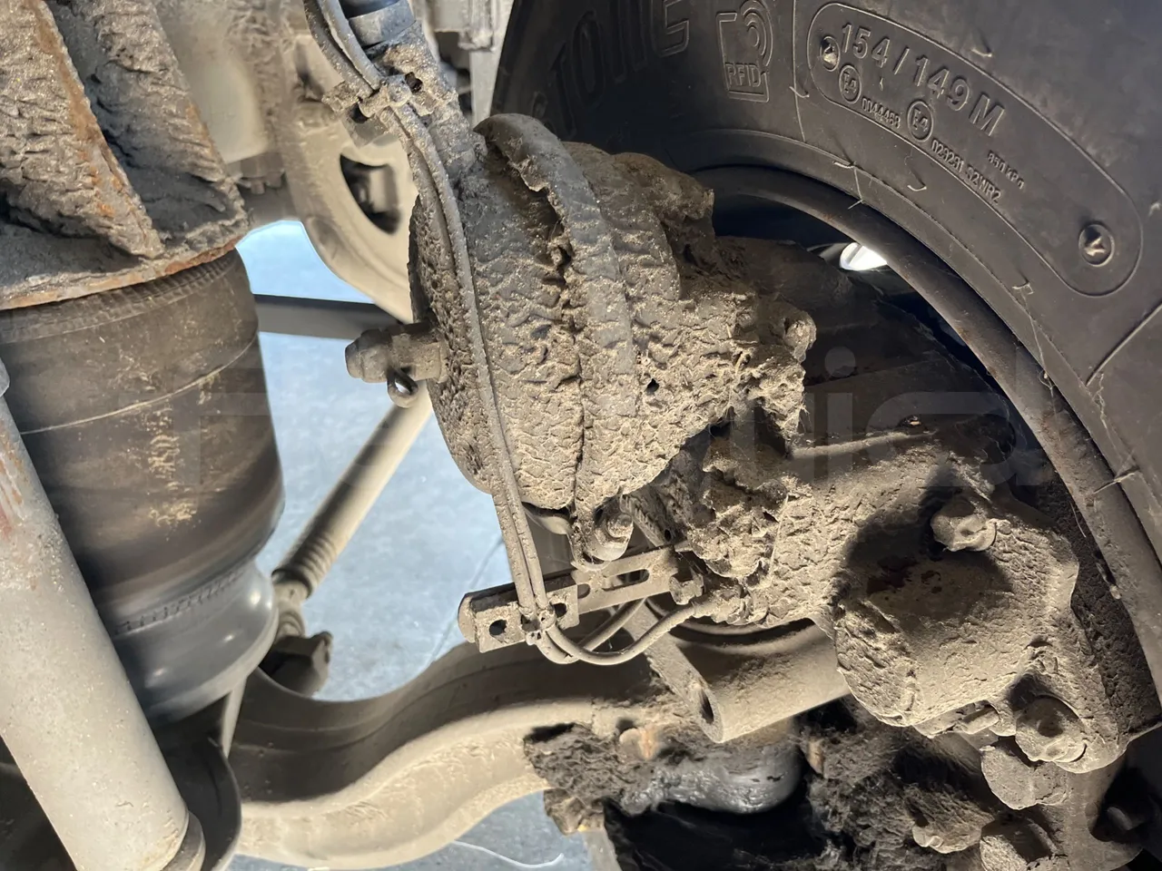 Irizar Volvo i4CD i4CD - Euro5 - 278kW - 12.920mt - front brake calipers right