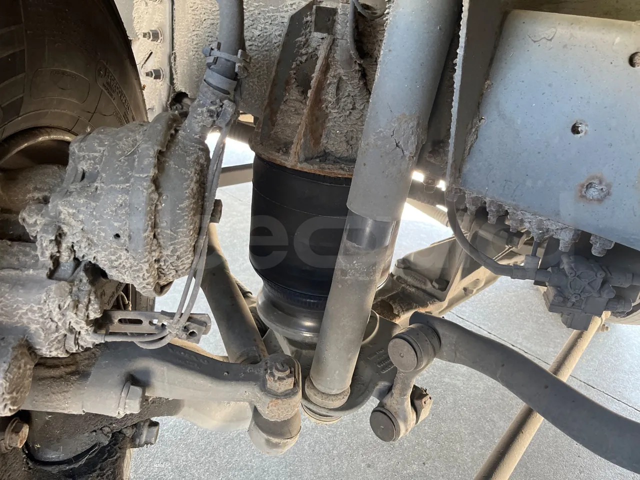 Irizar Volvo i4CD i4CD - Euro5 - 278kW - 12.920mt - front shock absorbers left