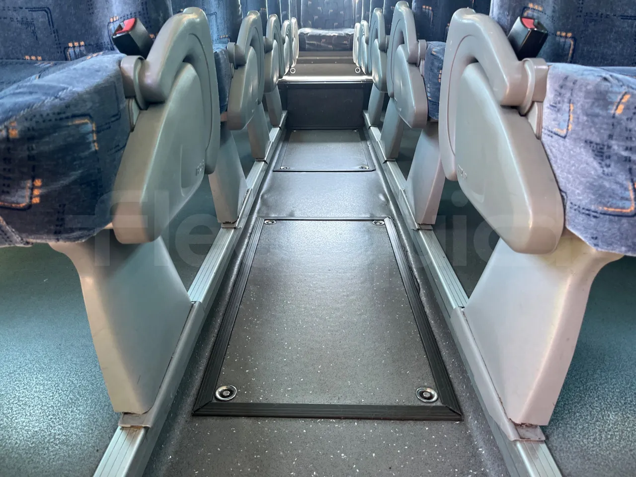 Irizar Volvo i4CD i4CD - Euro5 - 278kW - 12.920mt - floor hatches photo