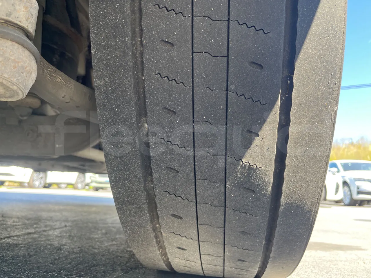 Irizar Volvo i4CD i4CD - Euro5 - 278kW - 12.920mt - tread condition front tires right