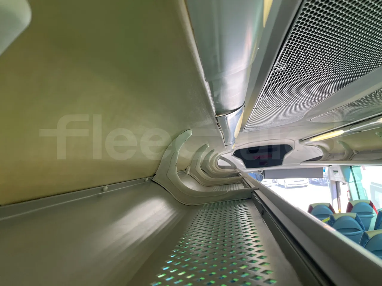 Irizar Volvo i4CD i4CD - Euro5 - 278kW - 12.920mt - overhead compartments photo