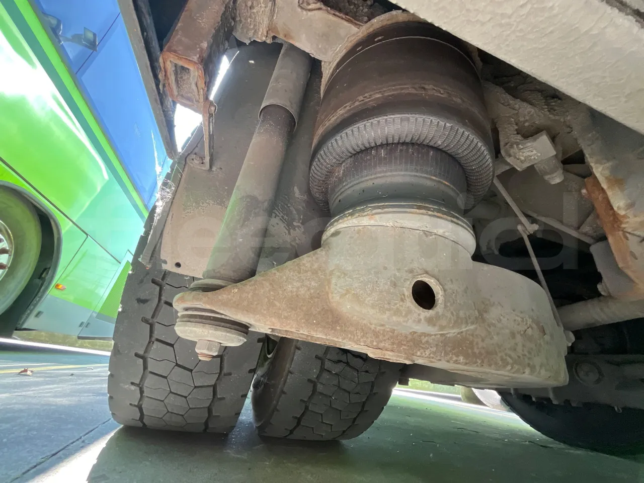 Irizar Volvo i4CD i4CD - Euro5 - 278kW - 12.920mt - axle 2 shock absorbers 1 right