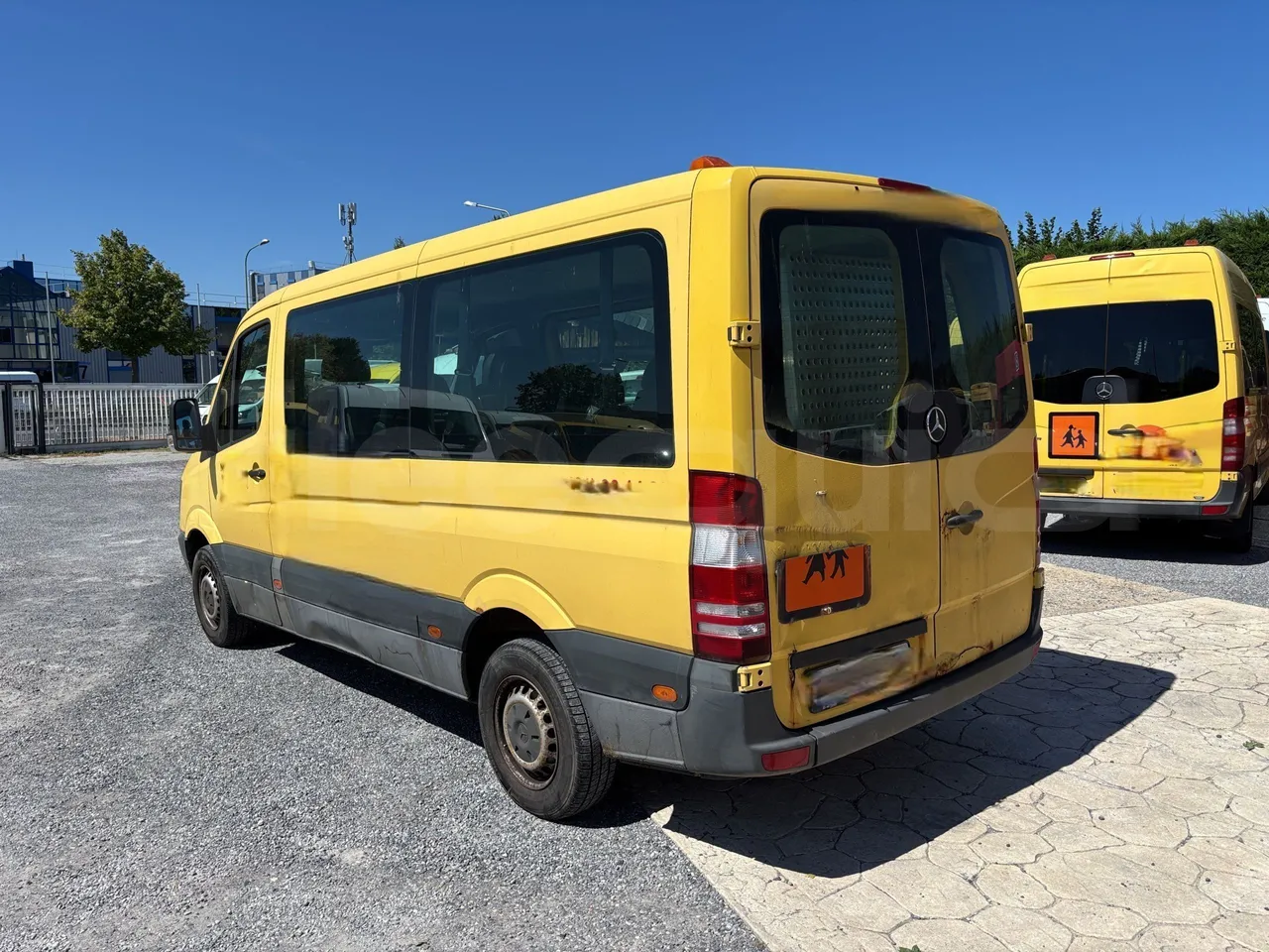 Mercedes-Benz Sprinter - 3/4 Rear Left Side