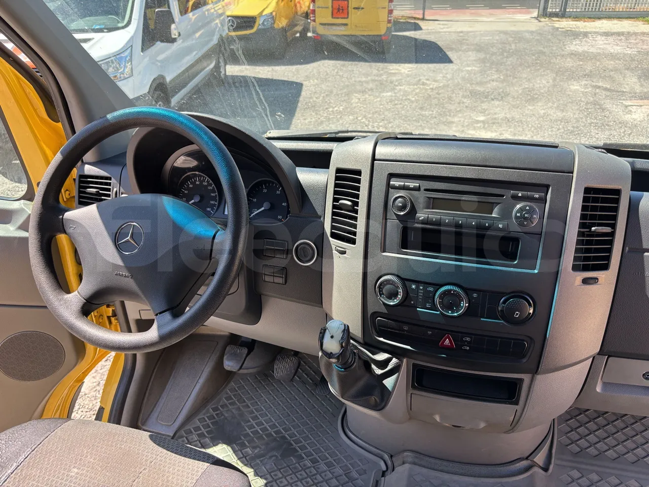 Mercedes-Benz Sprinter - Complete Driver's Dashboard