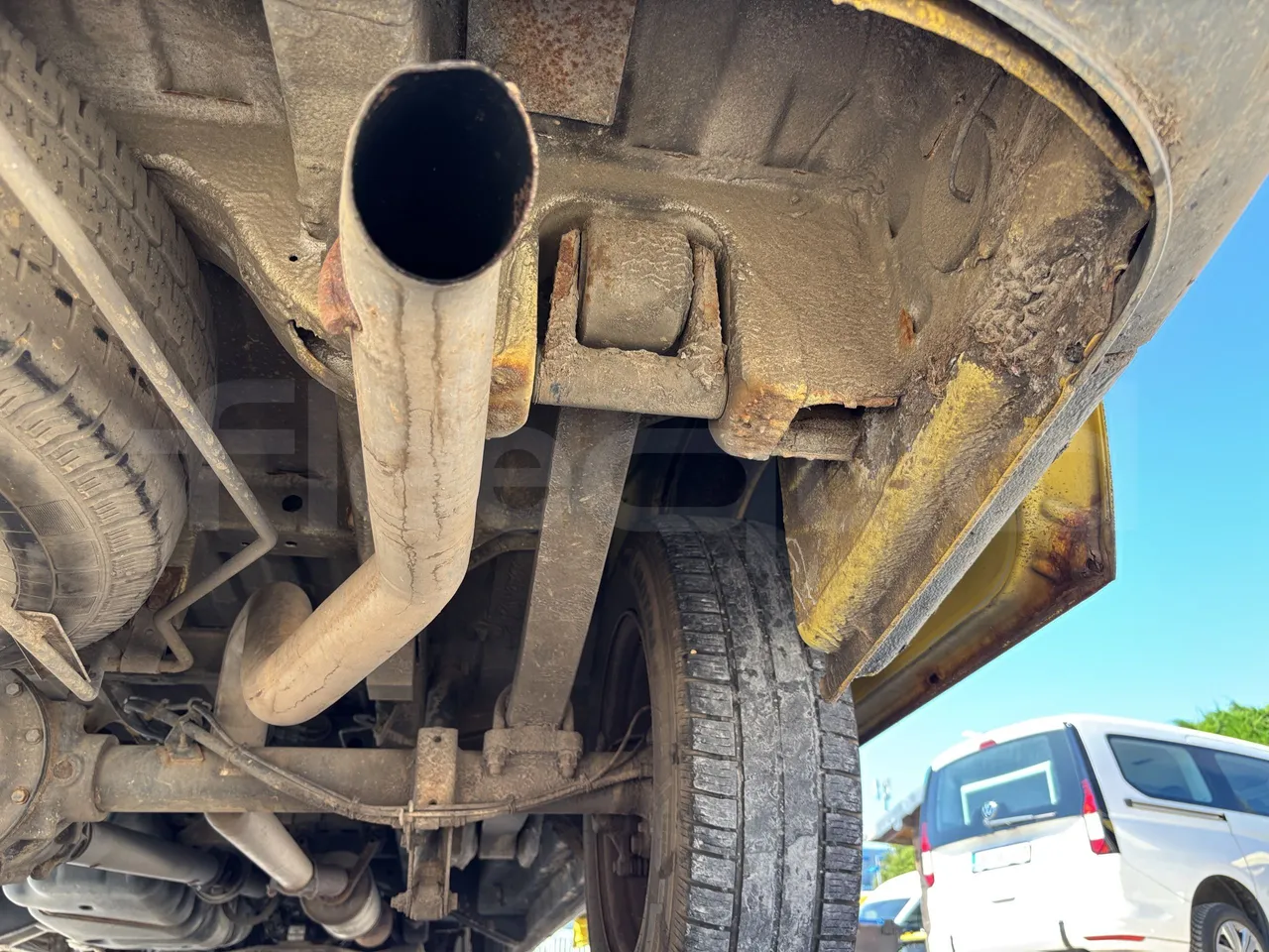 Mercedes-Benz Sprinter - Exhaust