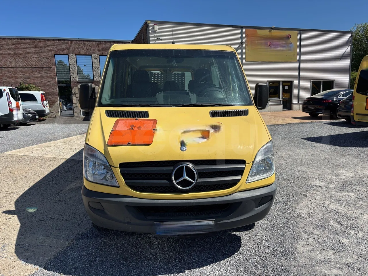 Mercedes-Benz Sprinter - Front
