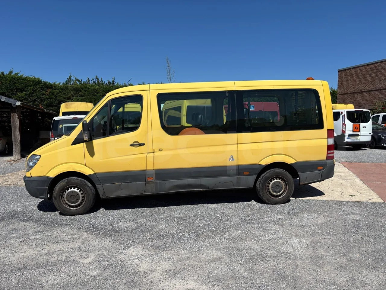 Mercedes-Benz Sprinter - Left Side
