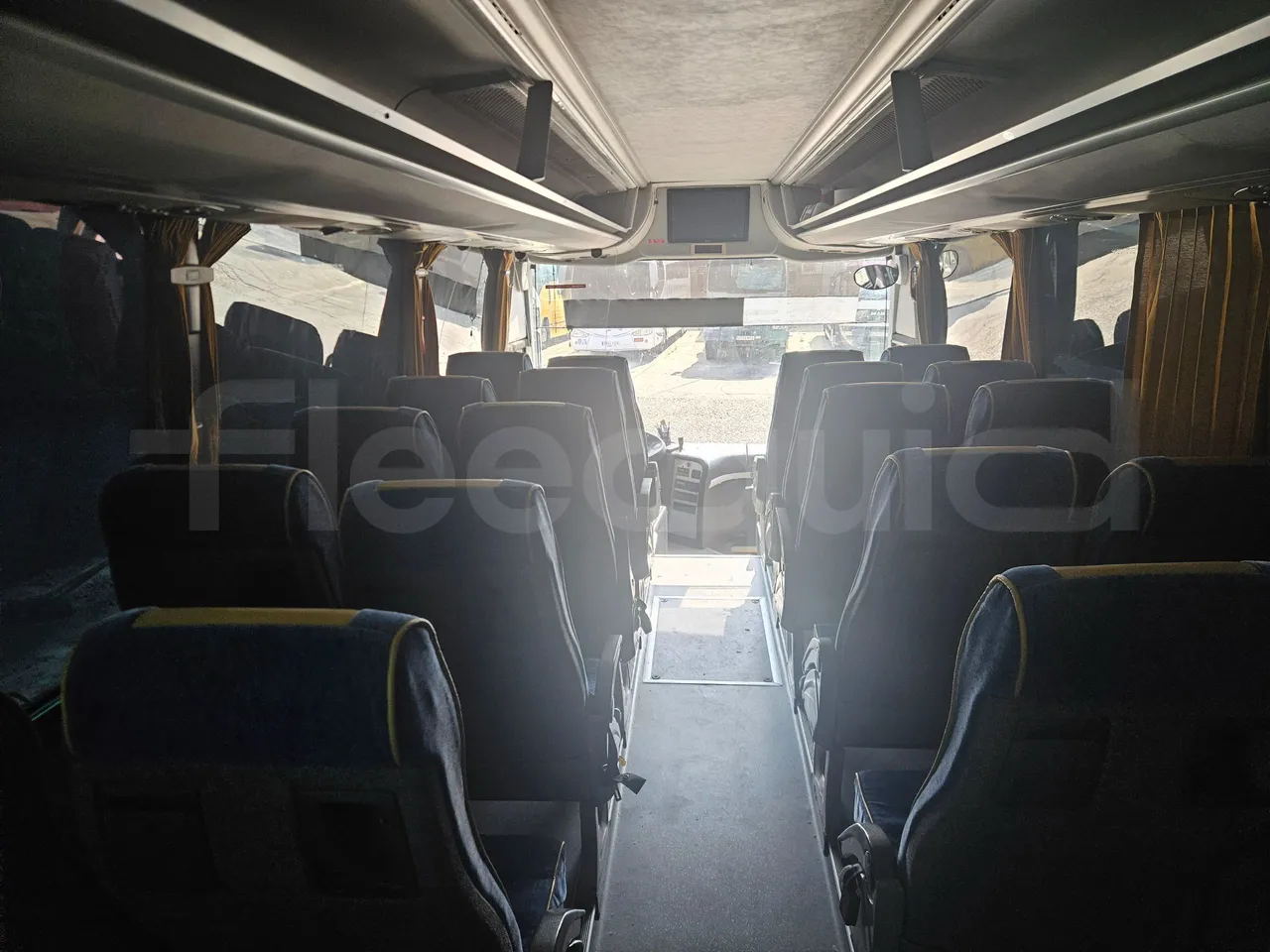 Man Celeris 18.314 HOCL-NL/ Euro 5 - 257 Kw - 12,250 Mt - forward view middle aisle