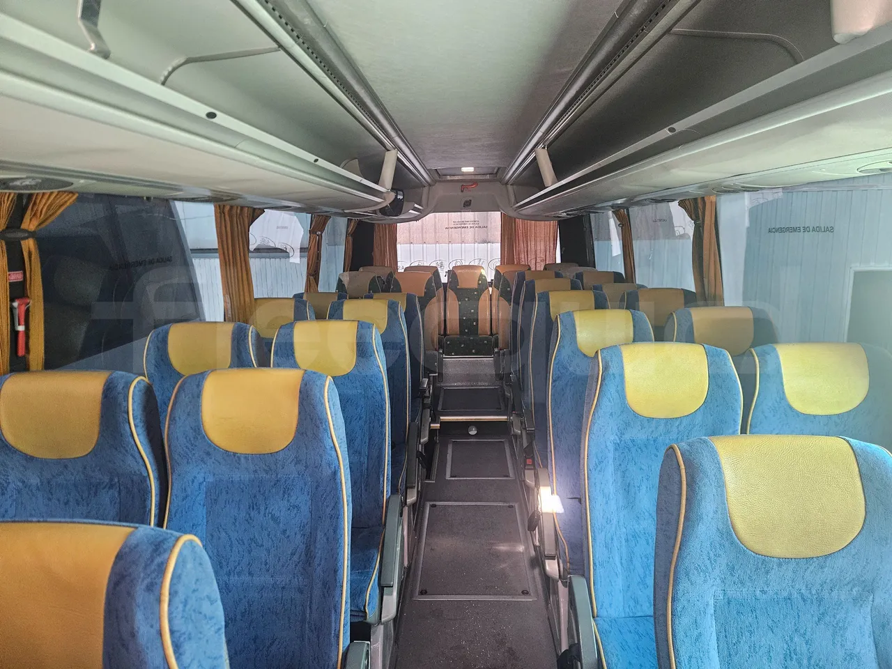 Man Celeris 18.314 HOCL-NL/ Euro 5 - 257 Kw - 12,250 Mt - reverse view middle aisle