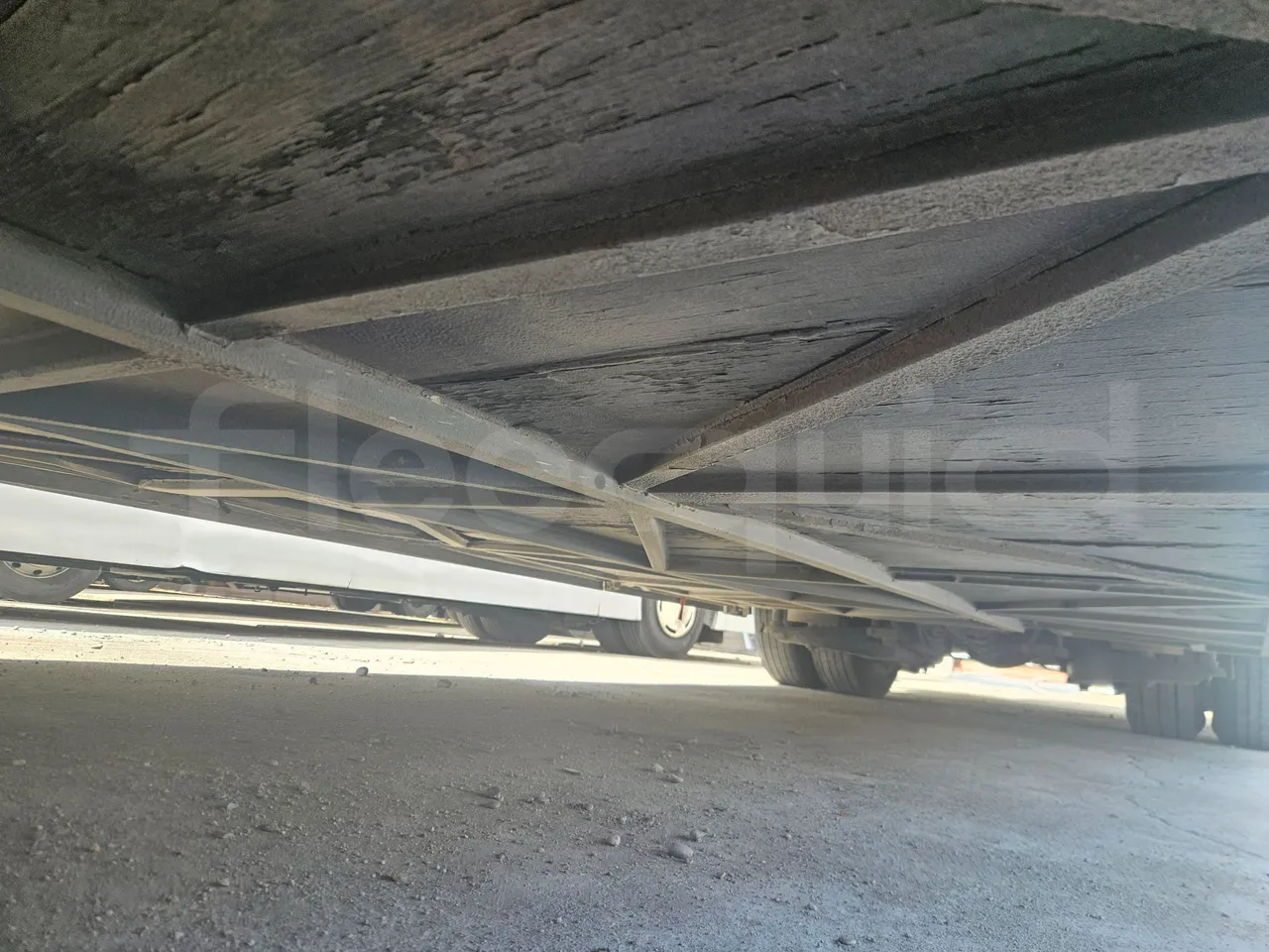 Man Celeris 18.314 HOCL-NL/ Euro 5 - 257 Kw - 12,250 Mt - central undercarriage photo