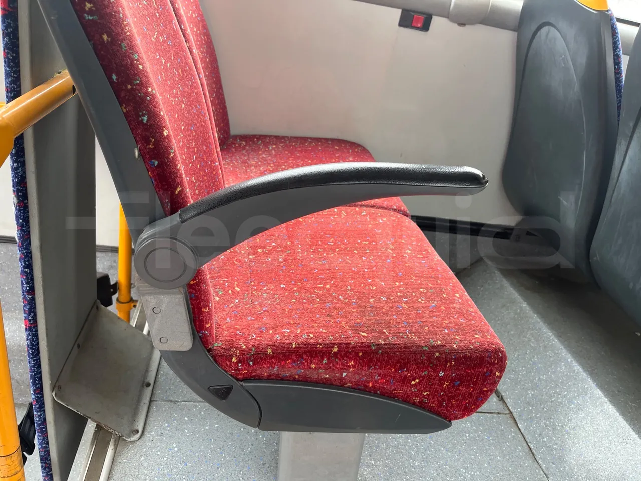 Mercedes-Benz 816 - armrest detail photo