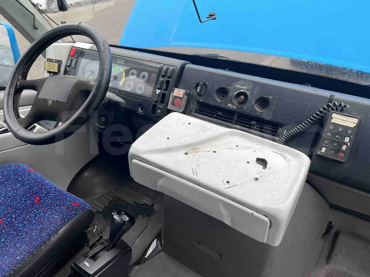 Mercedes-Benz 816 - buttons panels on