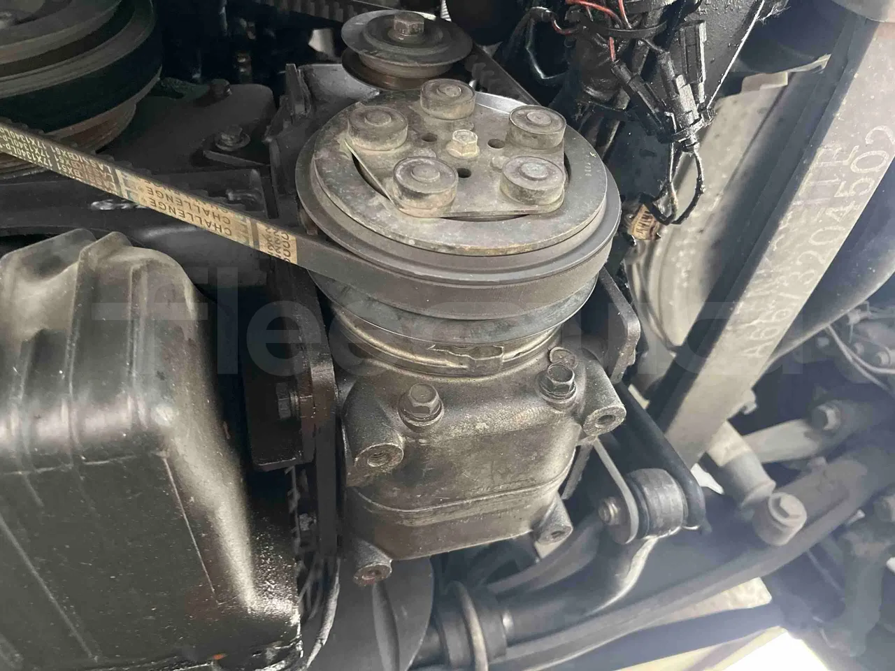 Mercedes-Benz 816 - air conditioning compressor