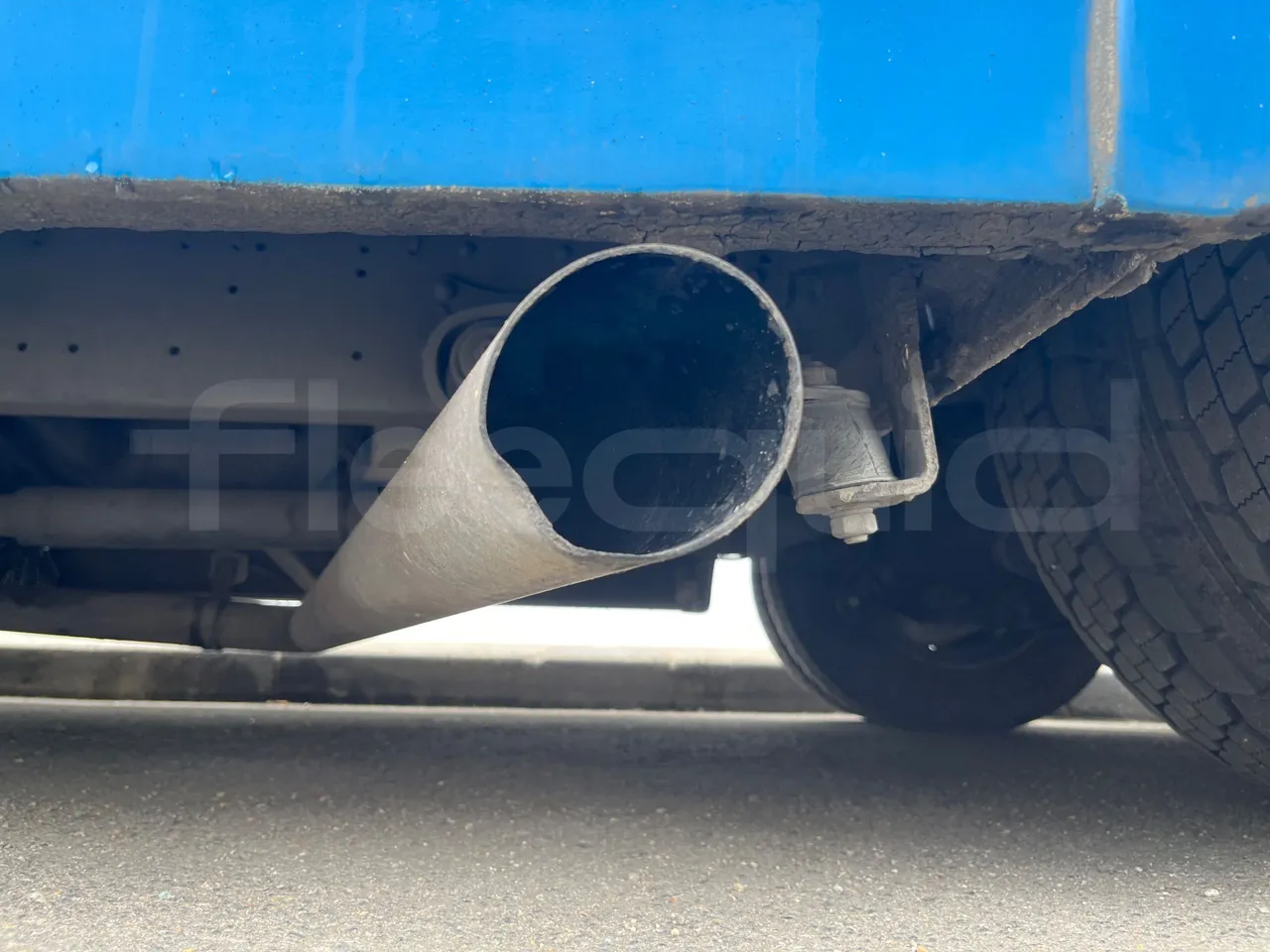 Mercedes-Benz 816 - exhaust photo