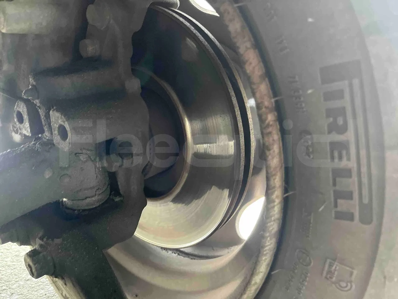Mercedes-Benz 816 - front discs right