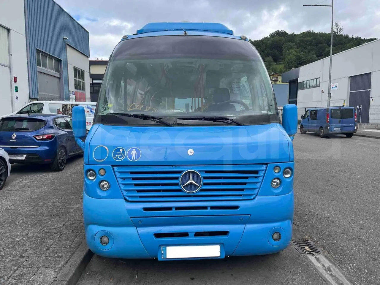 Mercedes-Benz 816 - front photo