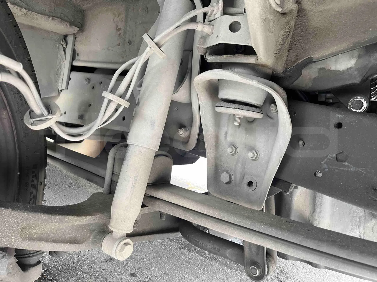 Mercedes-Benz 816 - front shock absorbers right