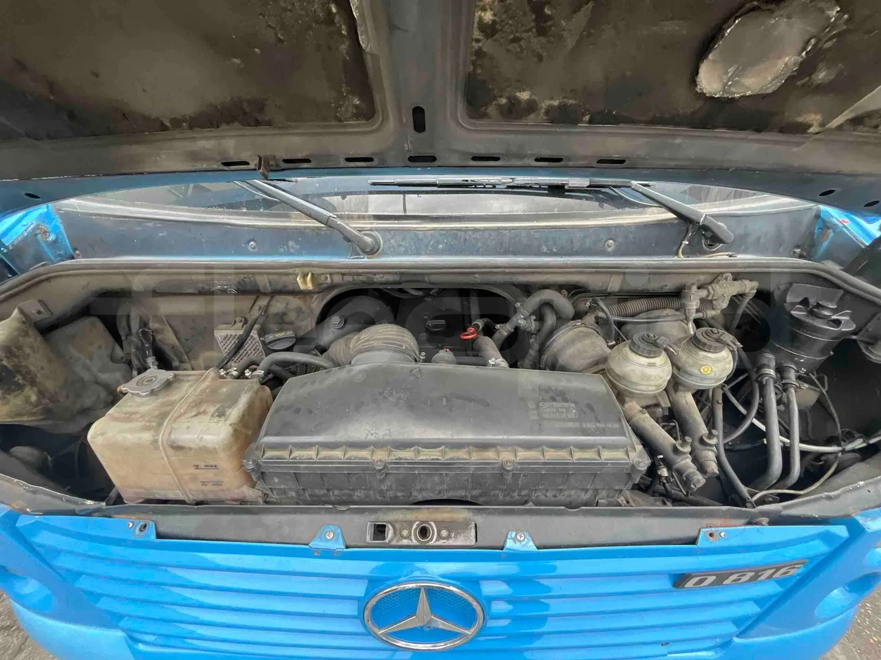 Mercedes-Benz 816 - rear hatch open