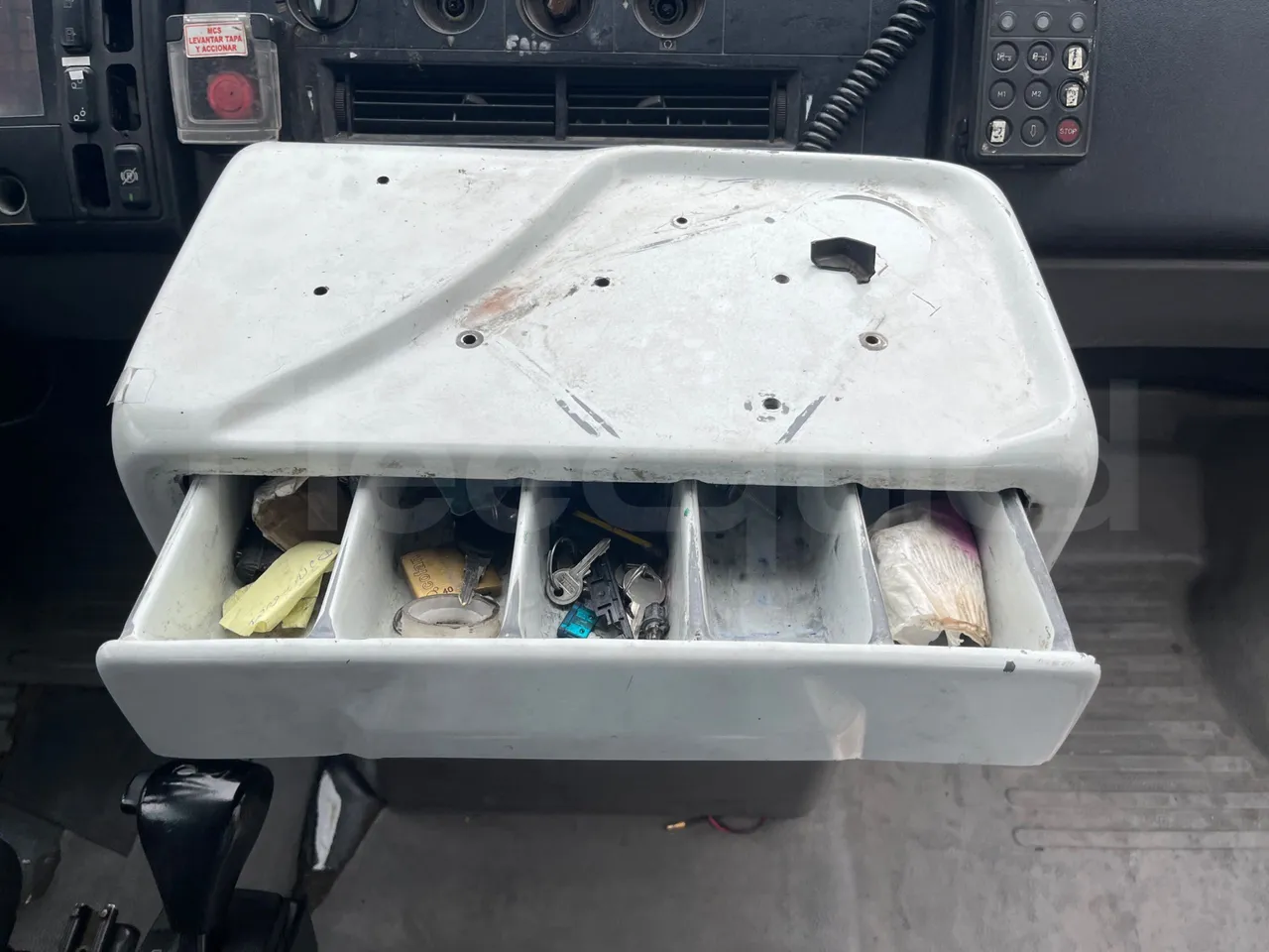 Mercedes-Benz 816 - hostess seat photo