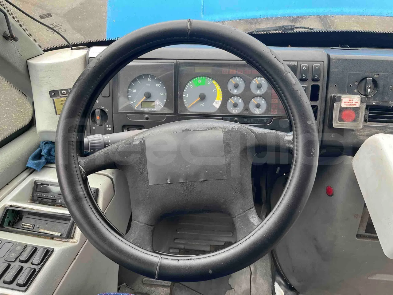 Mercedes-Benz 816 - steering wheel photo
