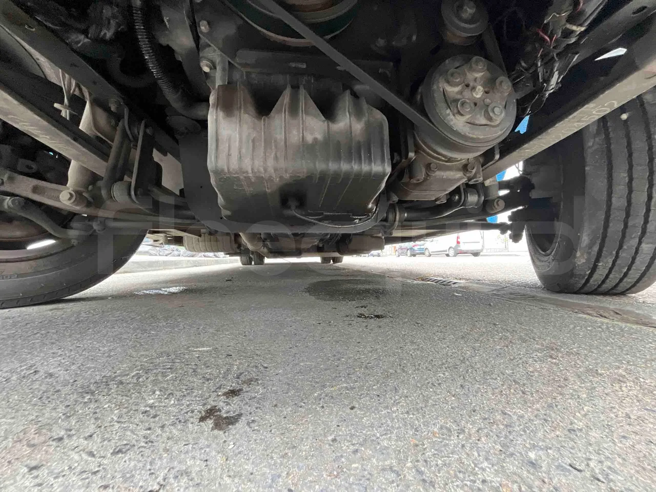 Mercedes-Benz 816 - front undercarriage from front