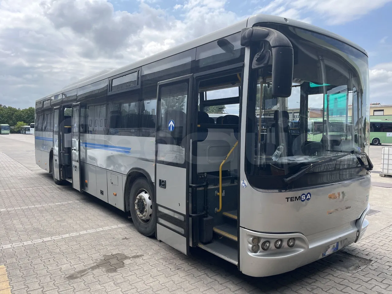 Temsa Tourmalin - 3/4 right front doors open