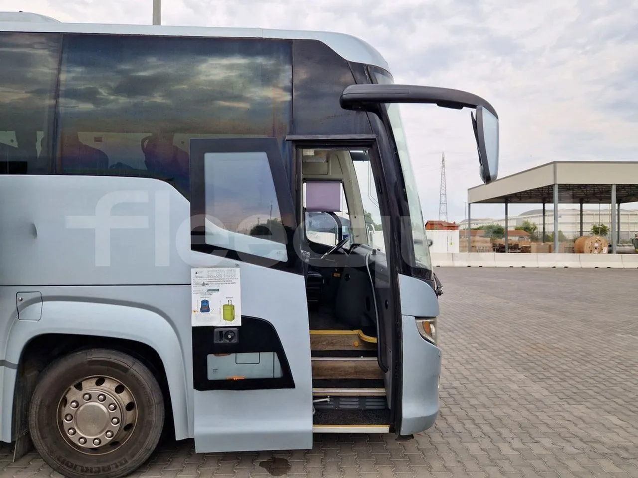 Scania Touring HD Touring HD/ Euro 6 - 302 Kw - 12,090 Mt - front door 1 open