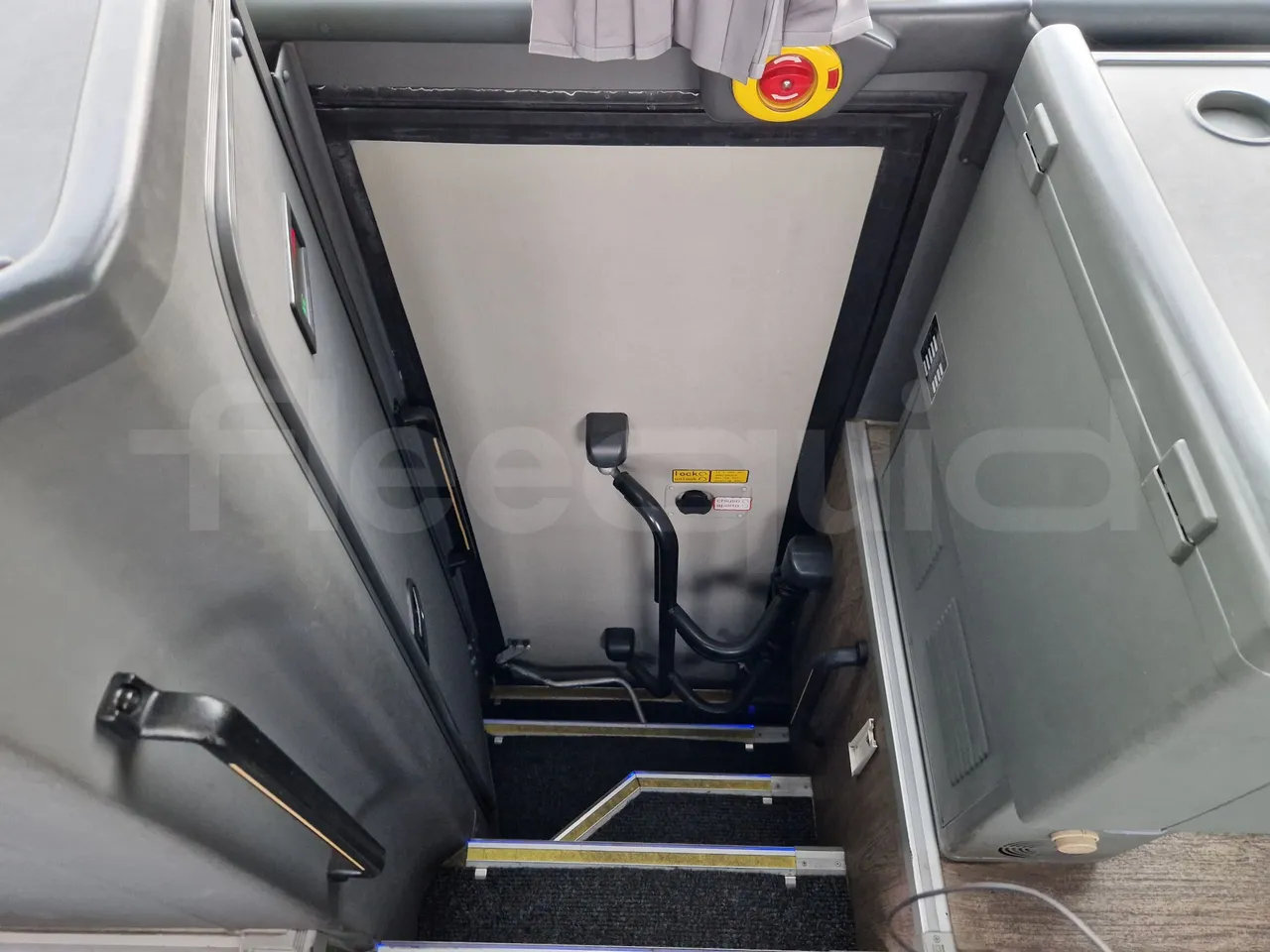 Scania Touring HD Touring HD/ Euro 6 - 302 Kw - 12,090 Mt - jack and driver keys
