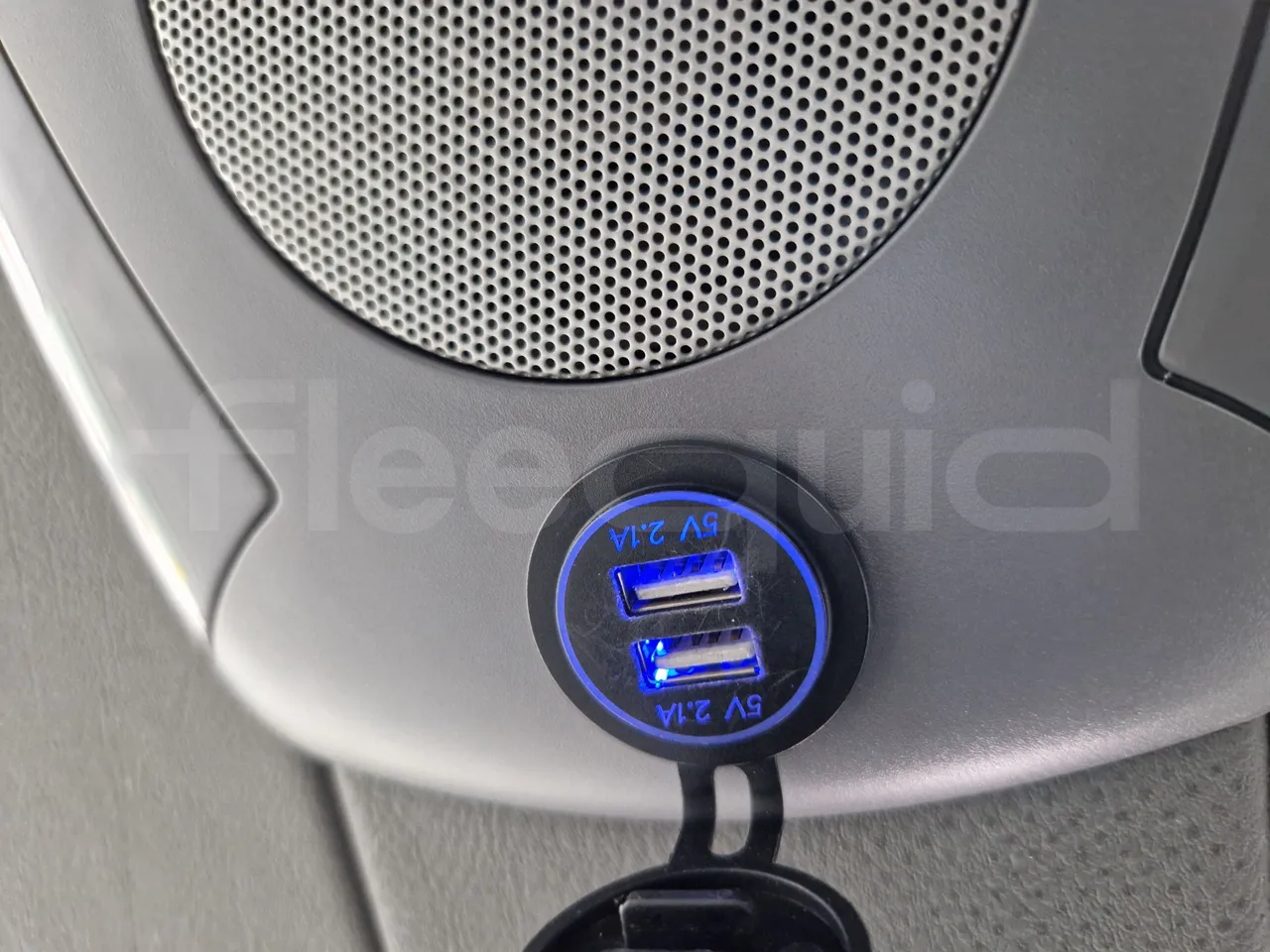 Scania Touring HD Touring HD/ Euro 6 - 302 Kw - 12,090 Mt - usb charging detail
