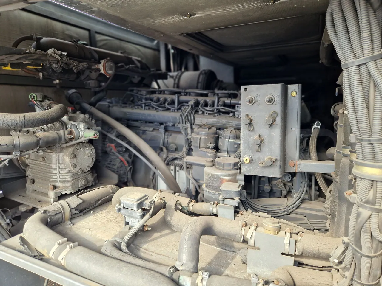 Scania Touring HD Touring HD/ Euro 6 - 302 Kw - 12,090 Mt - differential photo