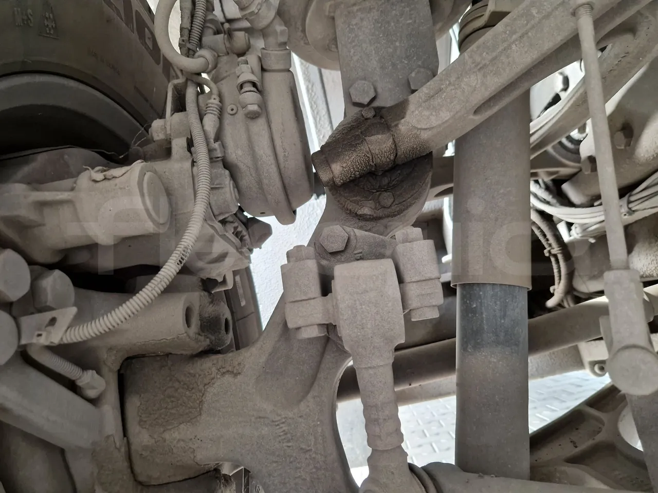 Scania Touring HD Touring HD/ Euro 6 - 302 Kw - 12,090 Mt - front shock absorbers right