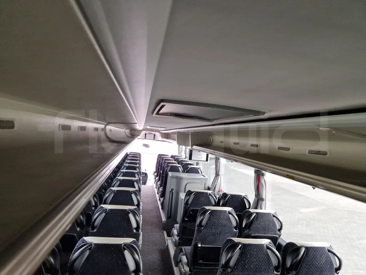 Scania Touring HD Touring HD/ Euro 6 - 302 Kw - 12,090 Mt - forward view middle aisle