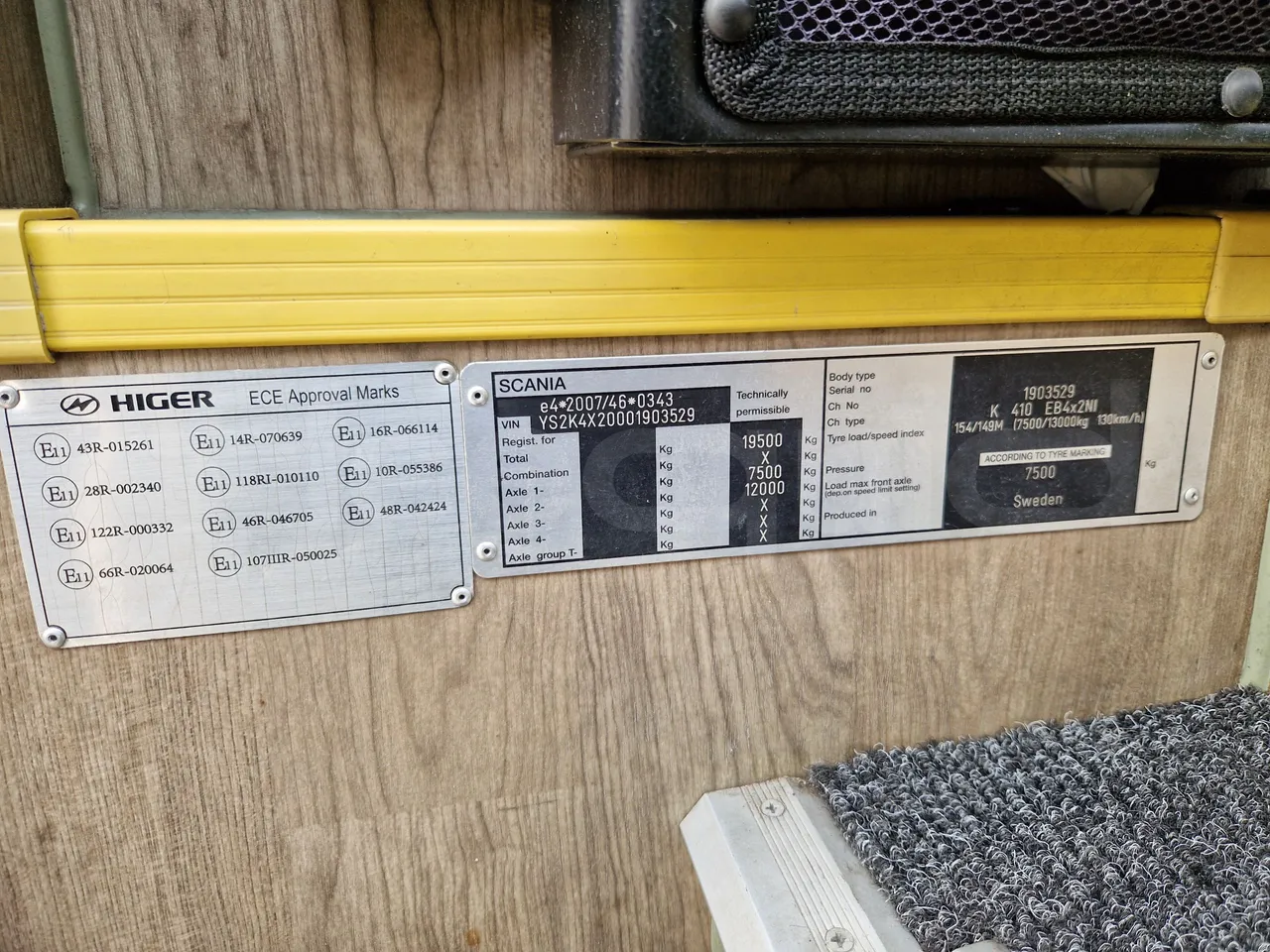 Scania Touring HD Touring HD/ Euro 6 - 302 Kw - 12,090 Mt - vehicle plate photo