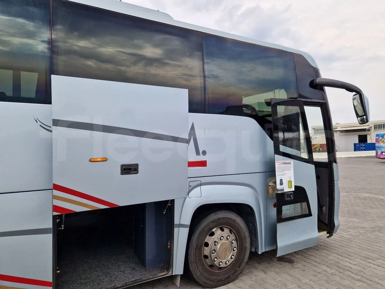 Scania Touring HD Touring HD/ Euro 6 - 302 Kw - 12,090 Mt - platform open photo