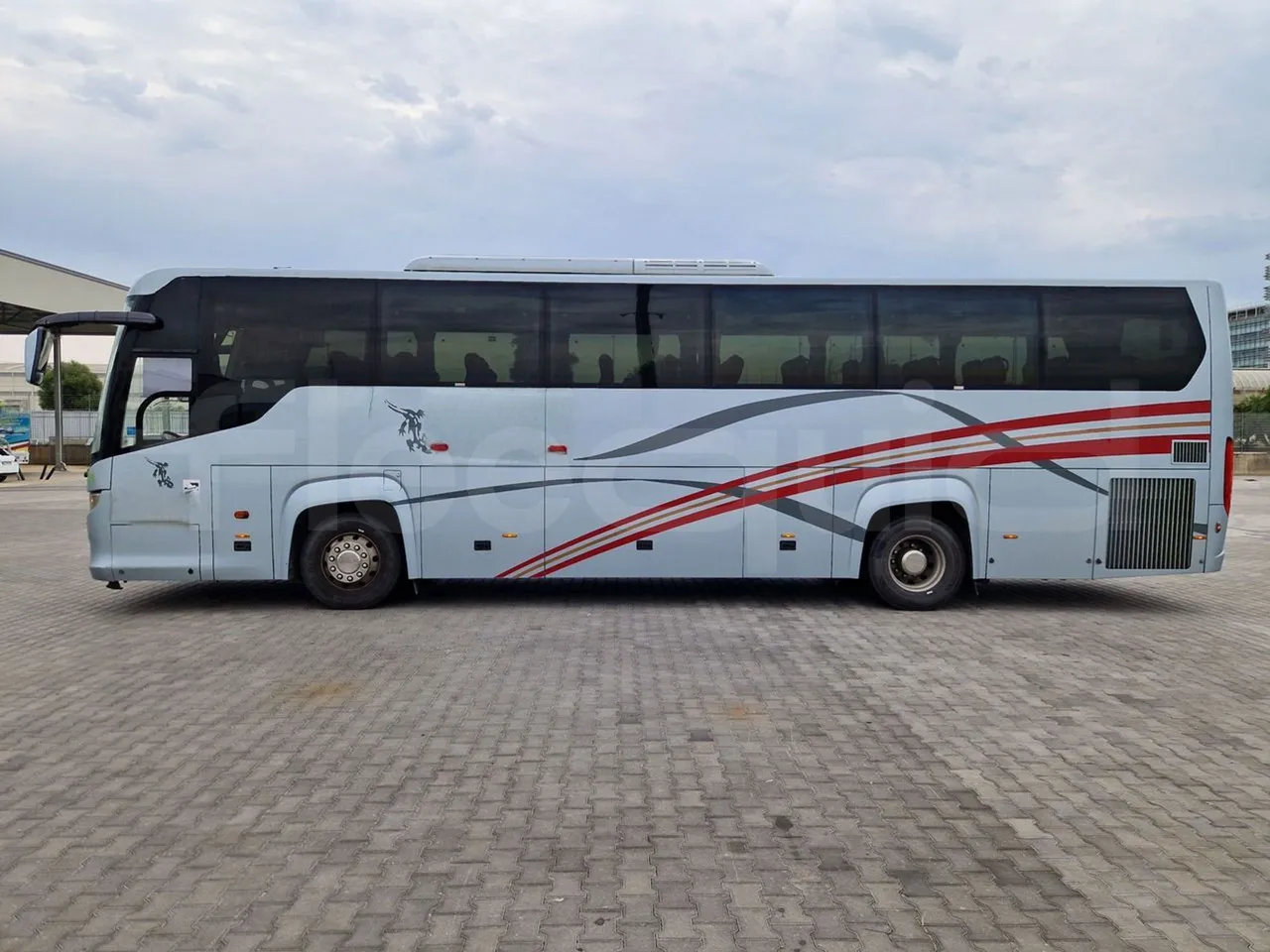 Scania Touring HD Touring HD/ Euro 6 - 302 Kw - 12,090 Mt - left side photo