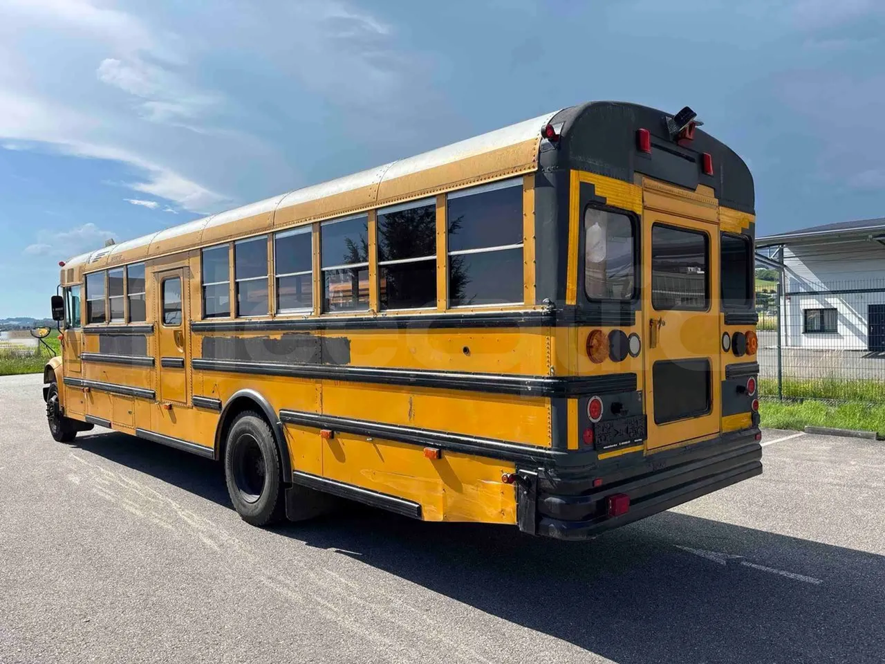 International IC3S530 - 3/4 left rear side