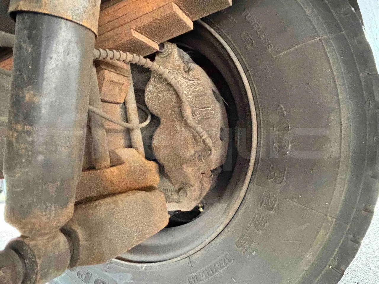 International IC3S530 - axle 2 caliper brakes right