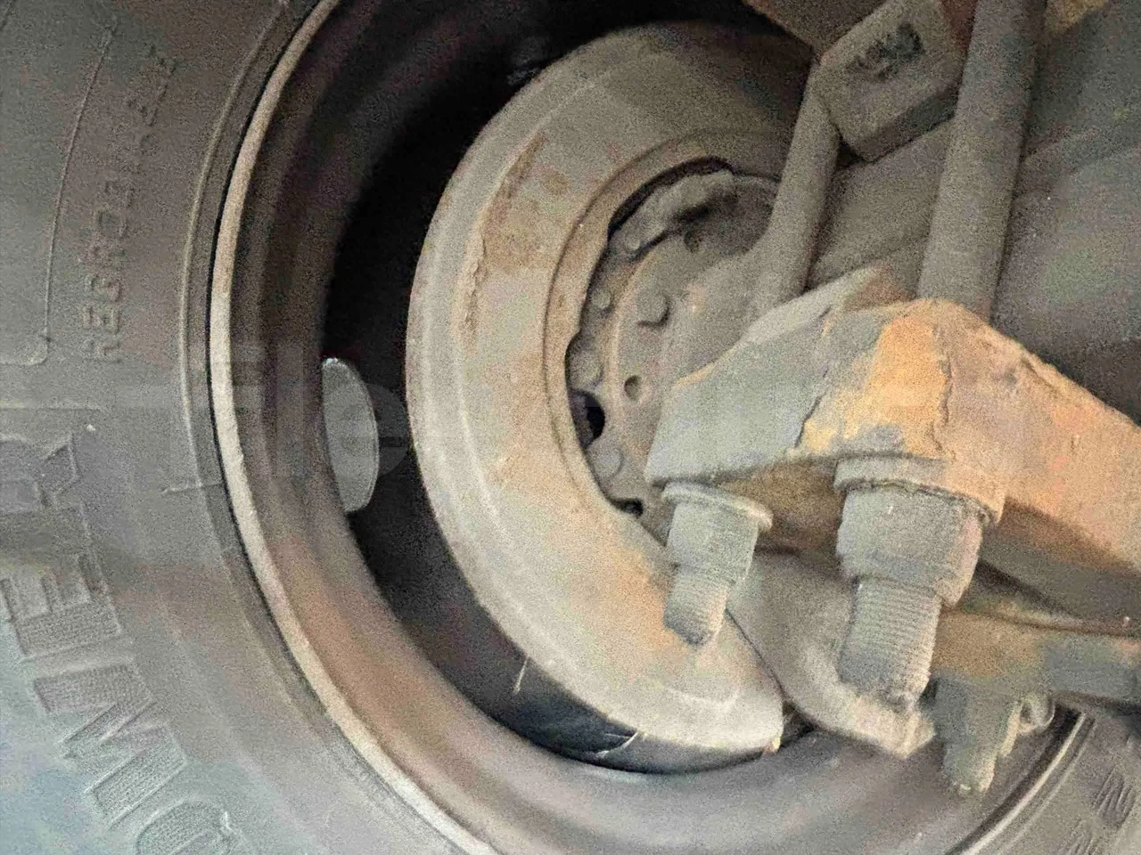 International IC3S530 - axle 2 discs right
