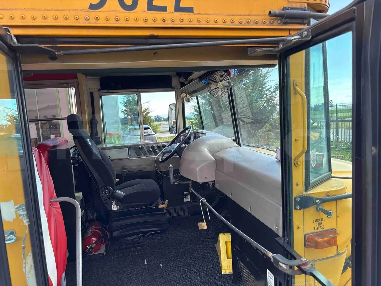 International IC3S530 - door mechanism photo
