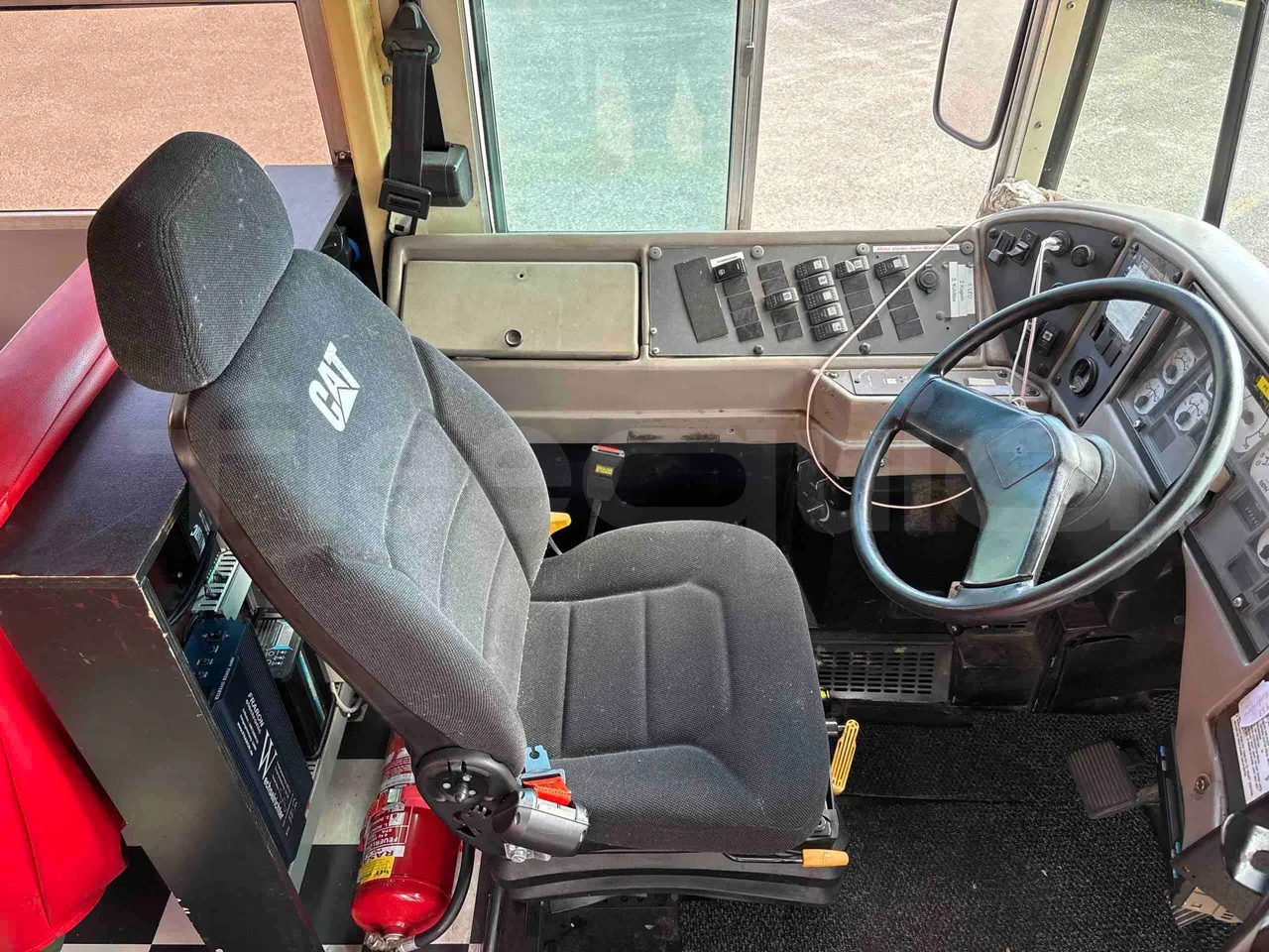 International IC3S530 - driver's seat photo