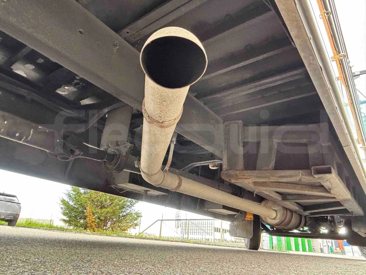 International IC3S530 - exhaust photo