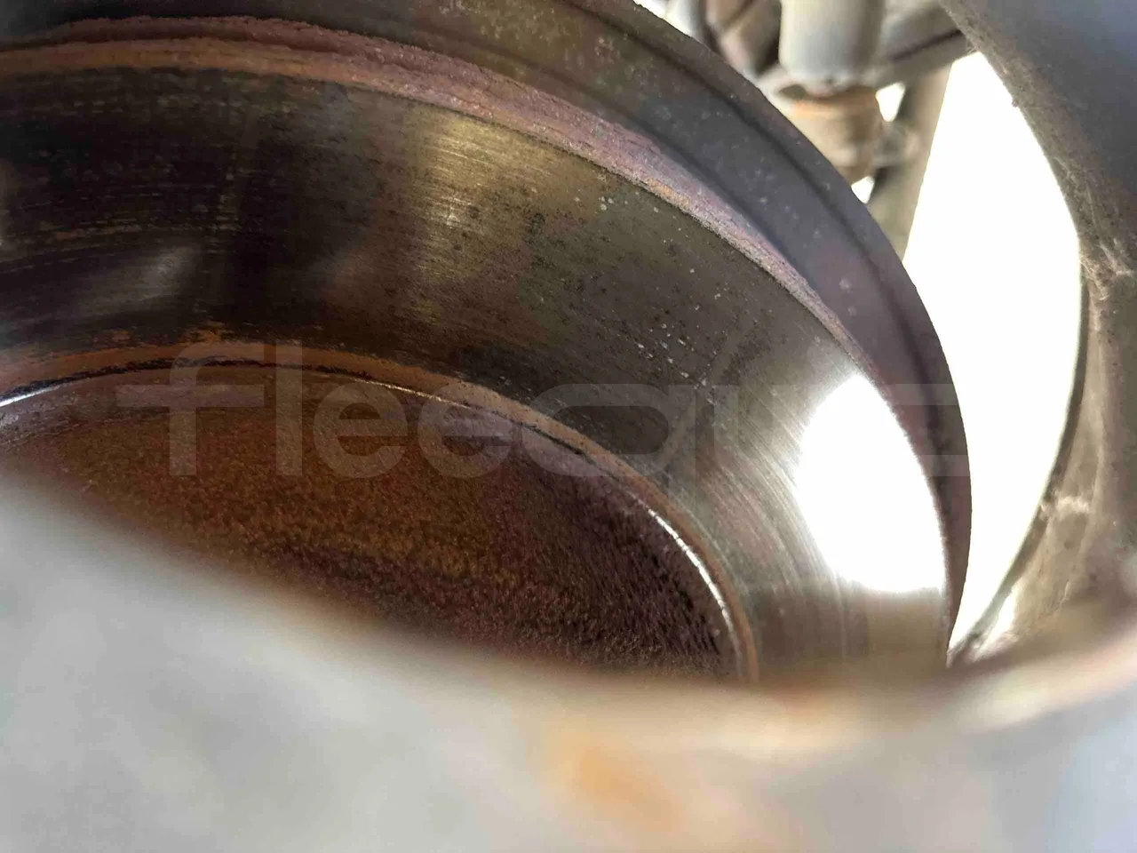 International IC3S530 - front discs left