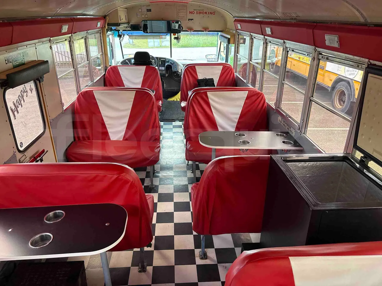 International IC3S530 - forward view middle aisle