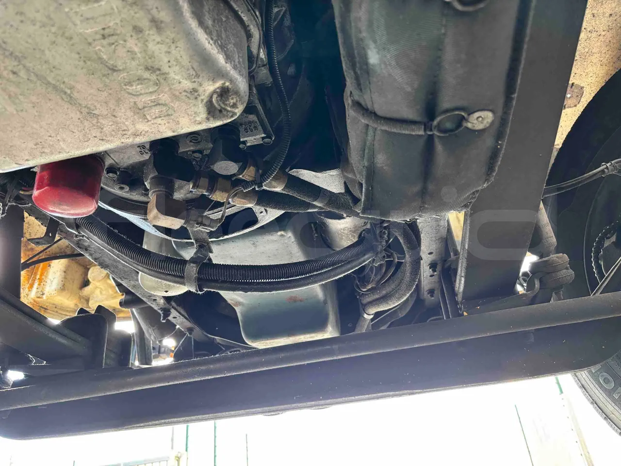 International IC3S530 - front axle central