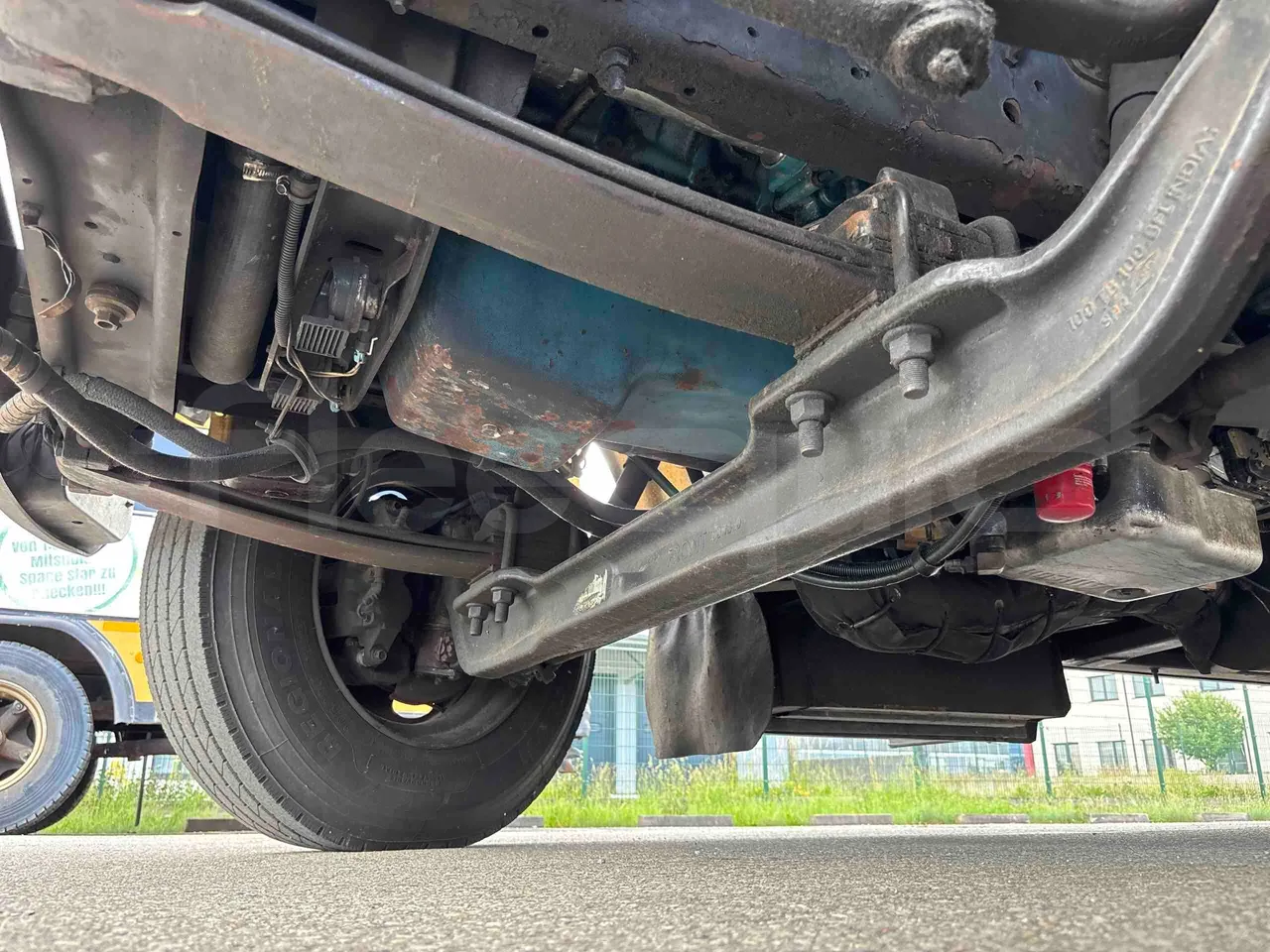 International IC3S530 - front axle left side