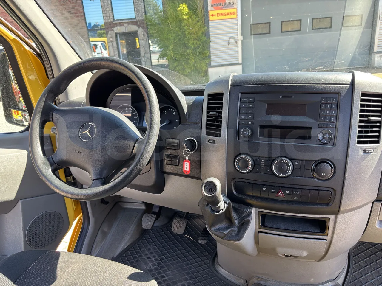 Mercedes-Benz Sprinter - Complete Driver's Dashboard