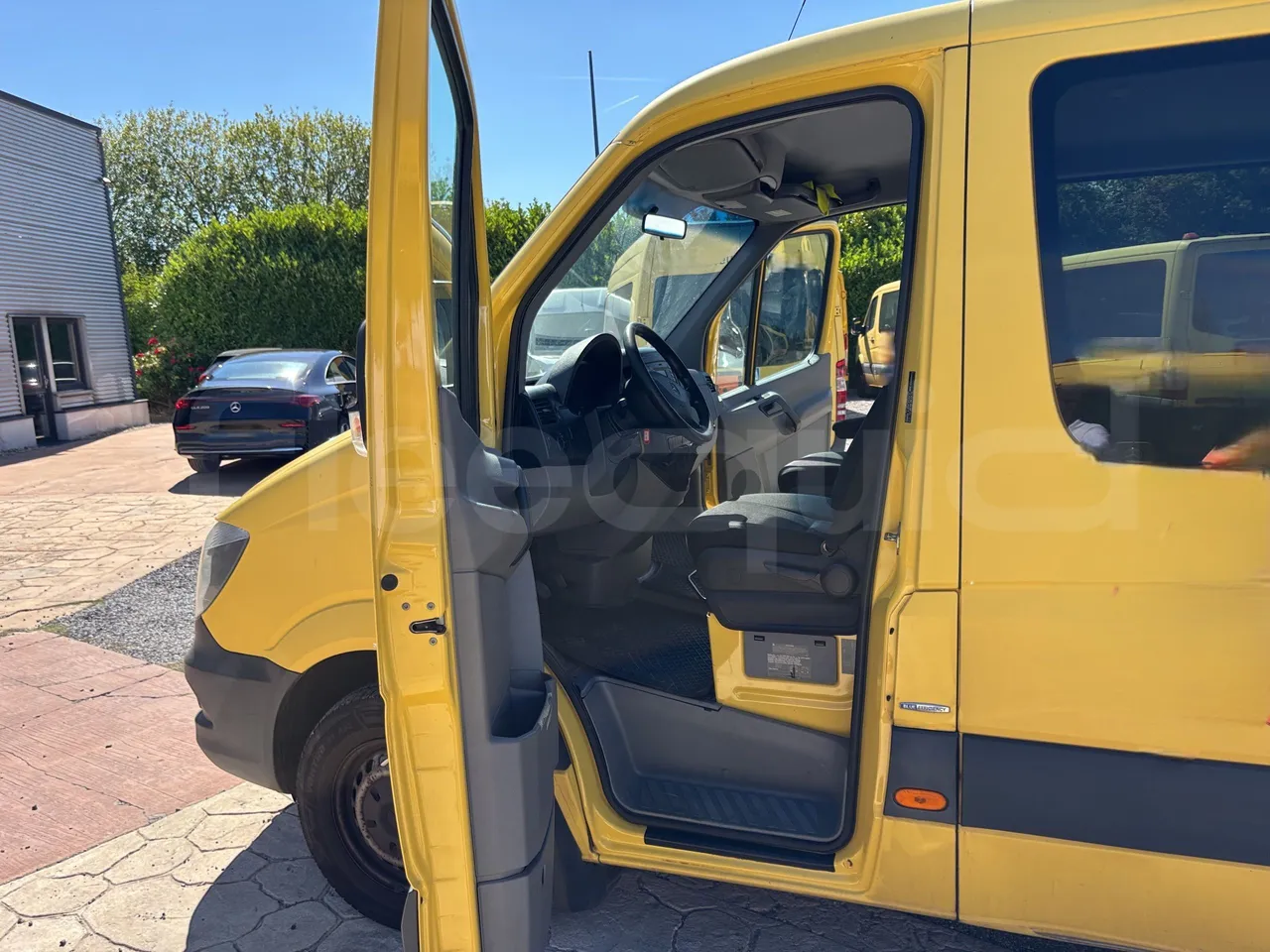 Mercedes-Benz Sprinter - Driver Door Open
